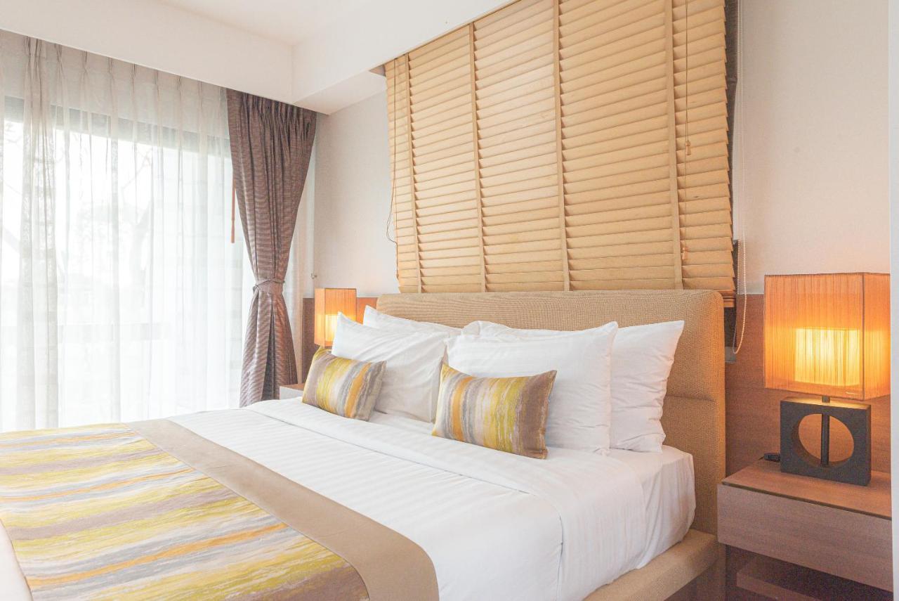 Summit Windmill Golf Suite Hotel At Suvarnabhumi Bangkok Eksteriør billede A bamboo blind
