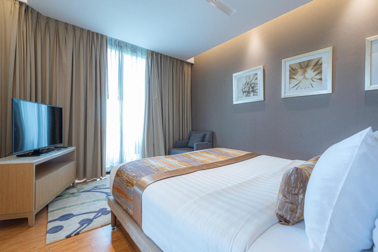 Summit Windmill Golf Suite Hotel At Suvarnabhumi Bangkok Eksteriør billede Deluxe Room