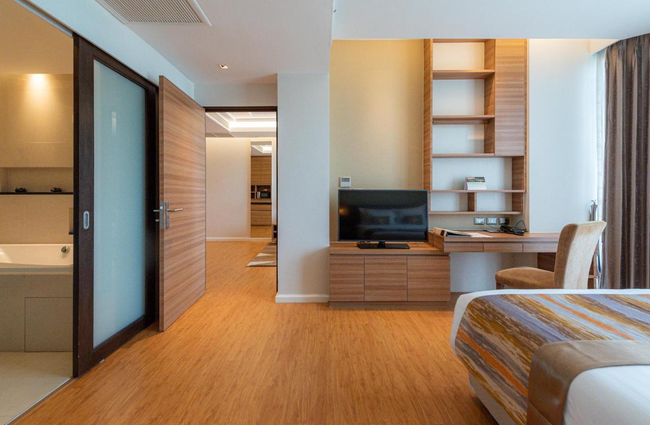Summit Windmill Golf Suite Hotel At Suvarnabhumi Bangkok Eksteriør billede A room with a bamboo floor