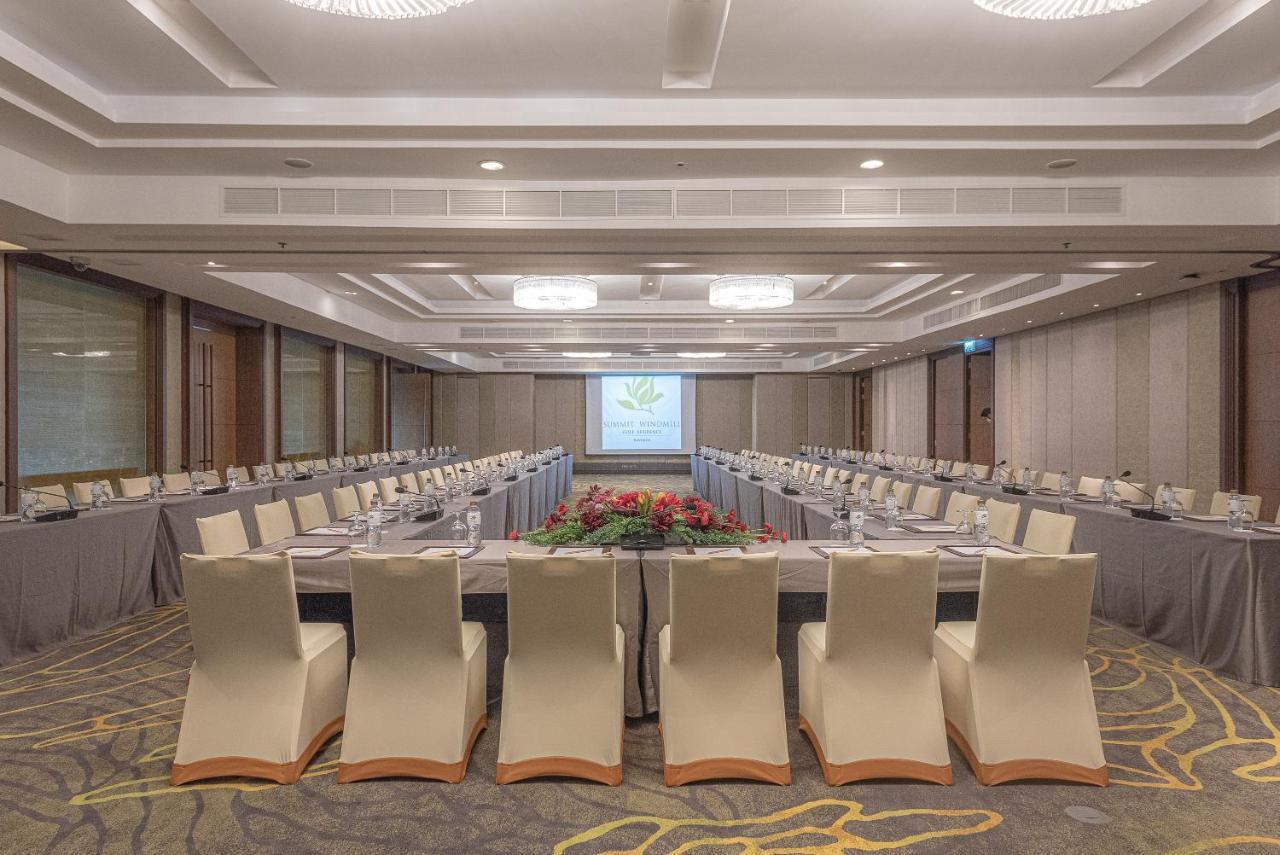 Summit Windmill Golf Suite Hotel At Suvarnabhumi Bangkok Eksteriør billede The Royal Paragon Hall